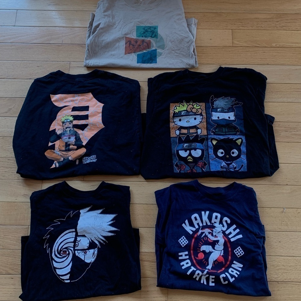 LOT OF 5 NARUTO TSHIRTS (+ one Pokémon X Uniqlo)